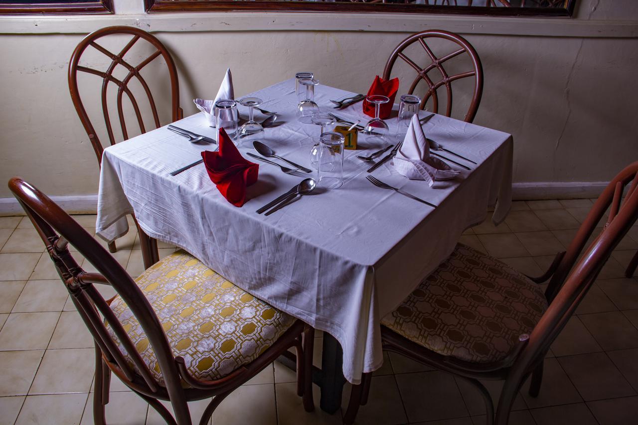 Izaak Walton Inn Embu Esterno foto